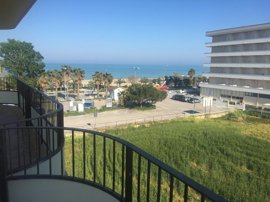 Appartamenti Sul Lungomare Alba Adriatica Exteriér fotografie